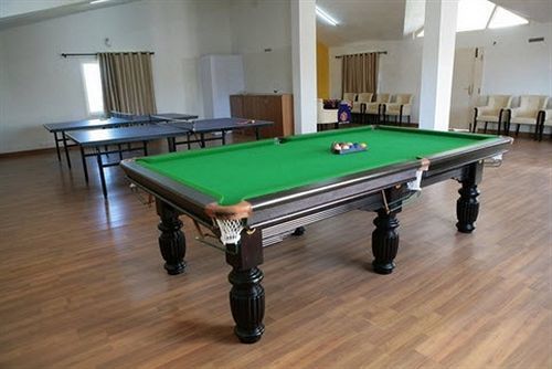 Deccan Plaza Hotel - ウーティ エクステリア 写真